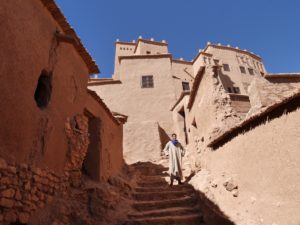Visita a Ait-Ben-Haddou e a Ouarzazate in Marocco sara caulfield