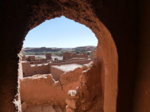Visita a Ait-Ben-Haddou e a Ouarzazate in Marocco sara caulfield
