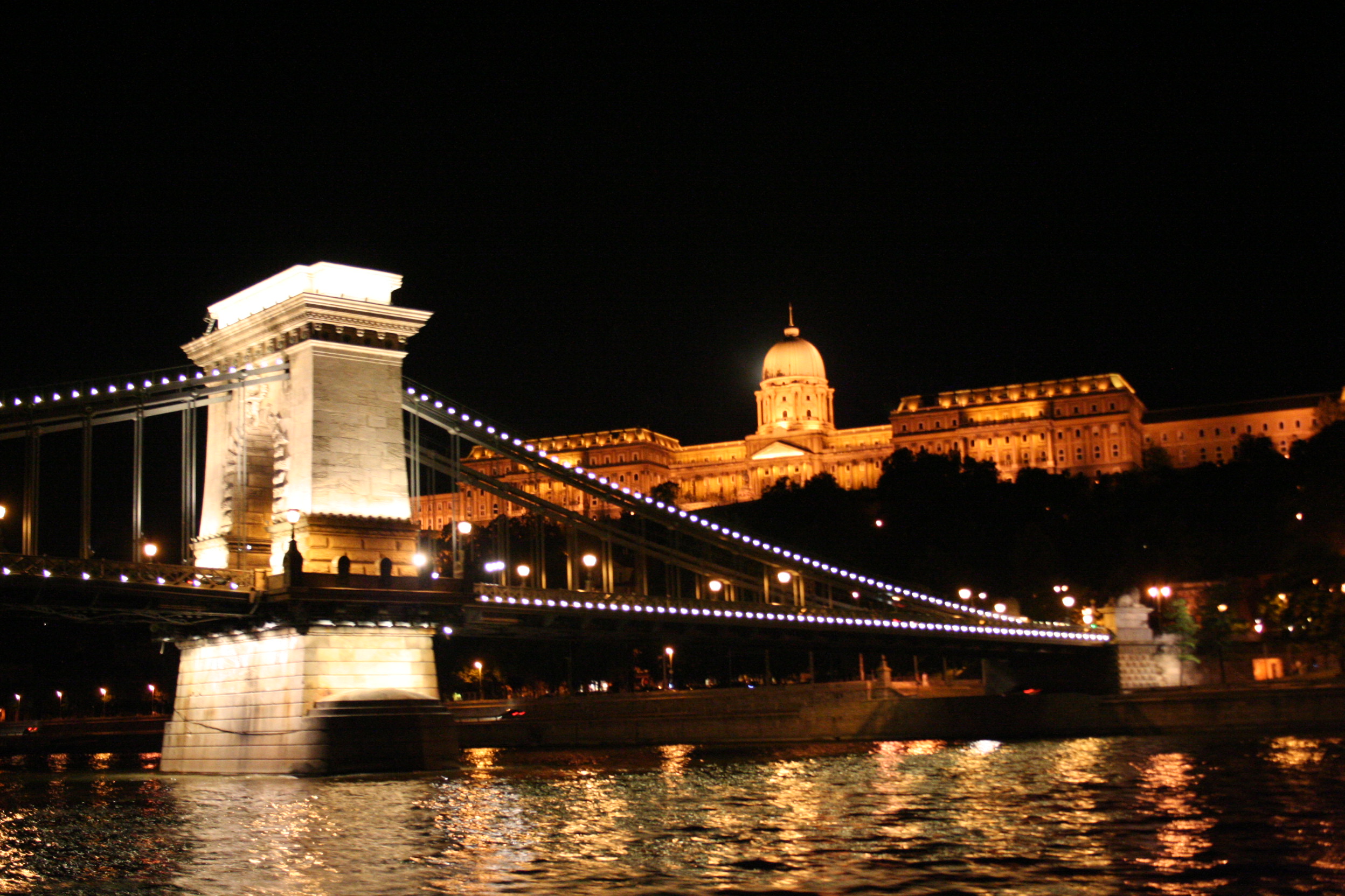 Tre giorni a Budapest sara caulfield